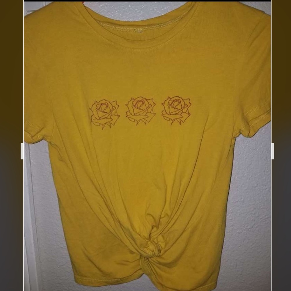 tillys shirt slightly cropped